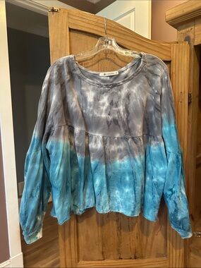 The Impeccable Pig Blue and Gray Tie-Dye Peasant Tunic